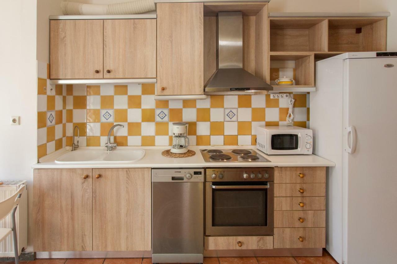 Evelia Apartment Galatás Buitenkant foto